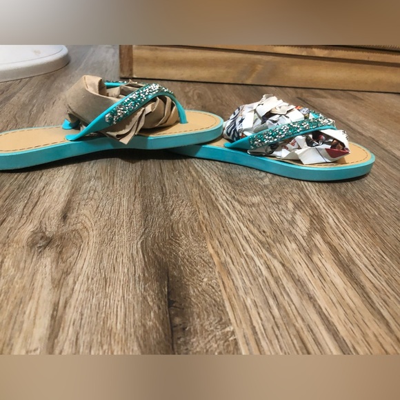 Teal sparkle flip flop L(2/3) - Picture 2 of 4